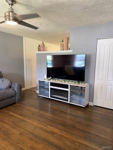 2550 Bonniebrook Drive, Maryland Heights, MO 63043