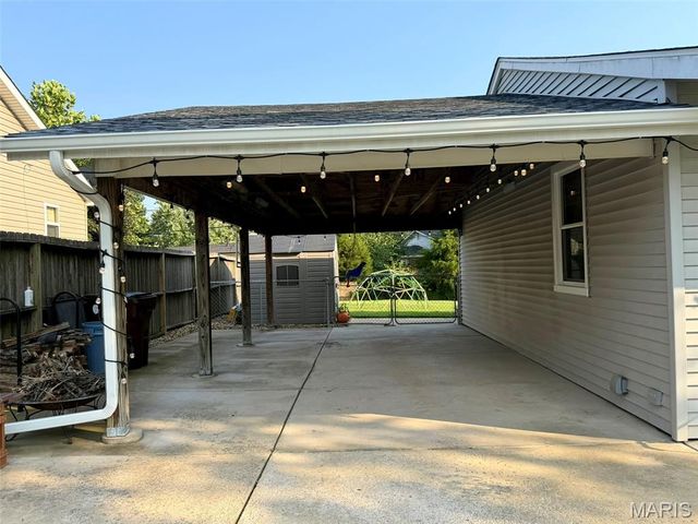 2550 Bonniebrook Drive, Maryland Heights, MO 63043