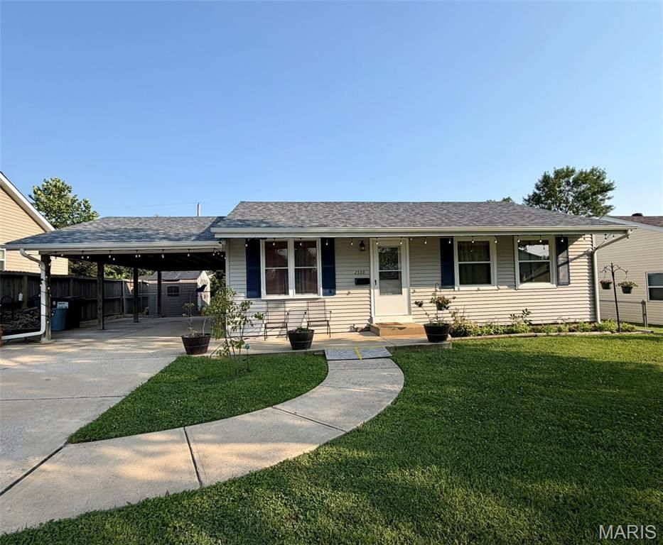 2550 Bonniebrook Drive, Maryland Heights, MO 63043