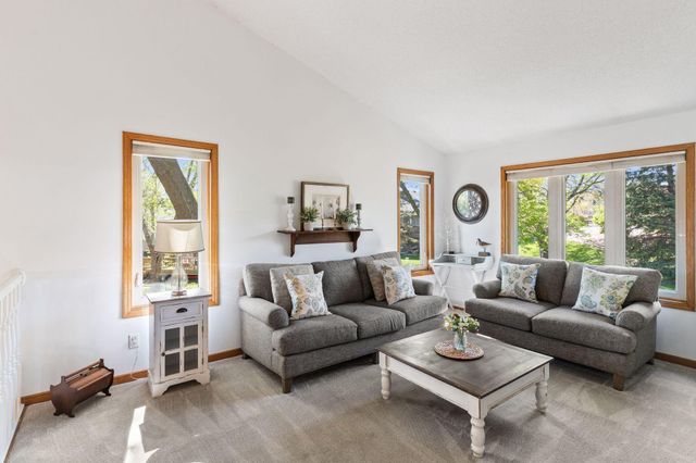 15000 Sunrise Lane, Burnsville, MN 55306