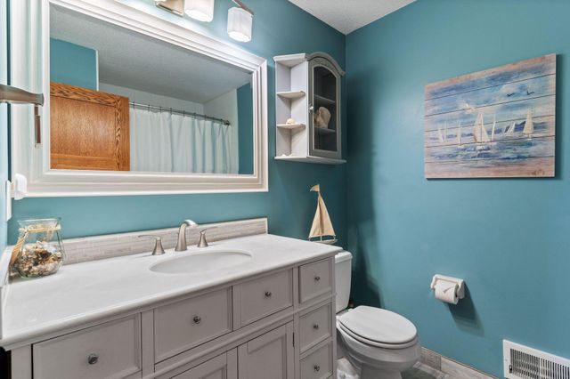 15000 Sunrise Lane, Burnsville, MN 55306