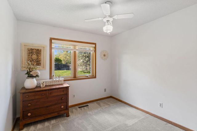 15000 Sunrise Lane, Burnsville, MN 55306