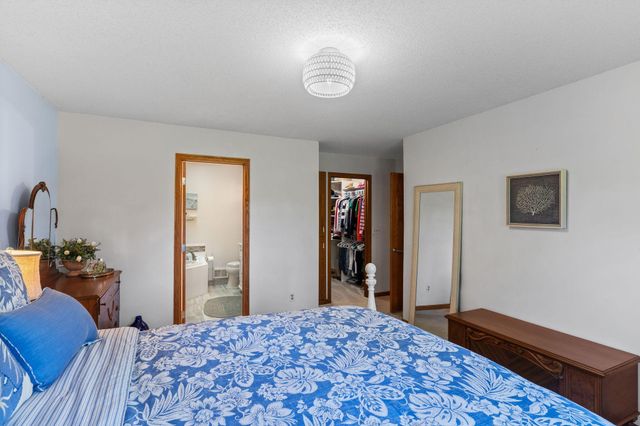 15000 Sunrise Lane, Burnsville, MN 55306