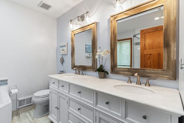 15000 Sunrise Lane, Burnsville, MN 55306
