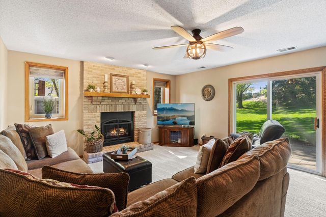 15000 Sunrise Lane, Burnsville, MN 55306