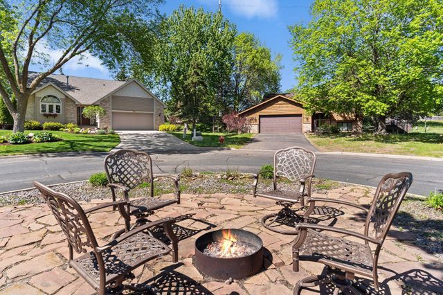 15000 Sunrise Lane, Burnsville, MN 55306
