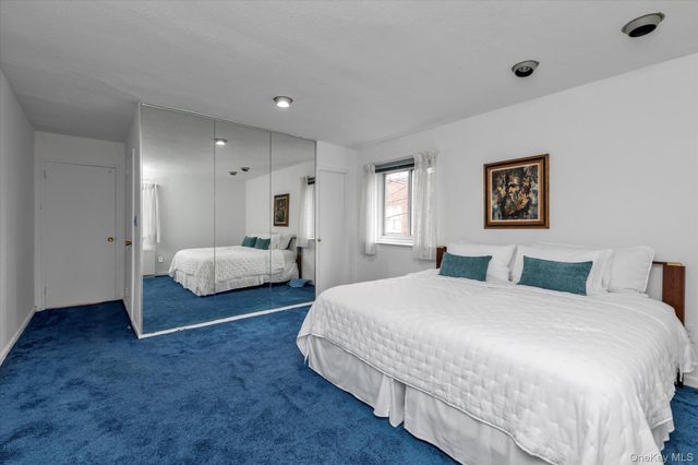 30 Barstow Road 3A, Great Neck, NY 11021