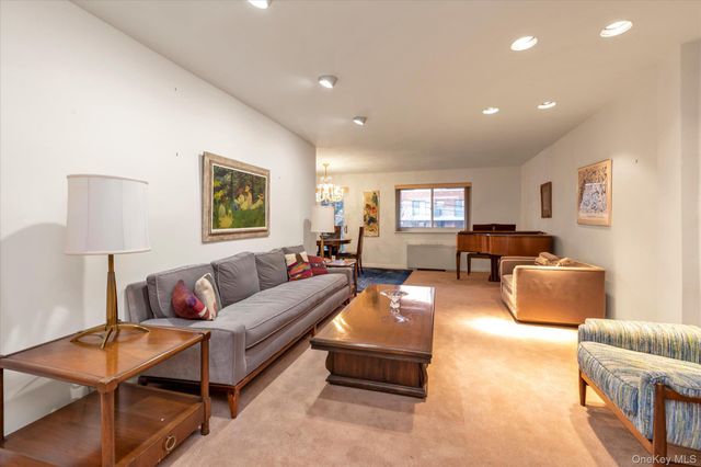 30 Barstow Road 3A, Great Neck, NY 11021