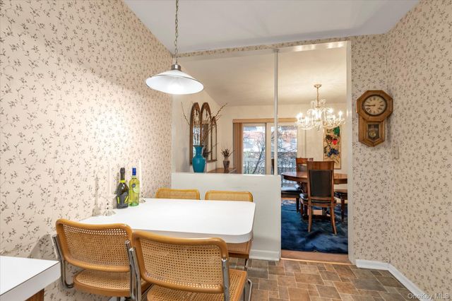 30 Barstow Road 3A, Great Neck, NY 11021