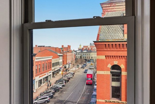 90 Fleet St Apt 5-2, Portsmouth, NH 03801