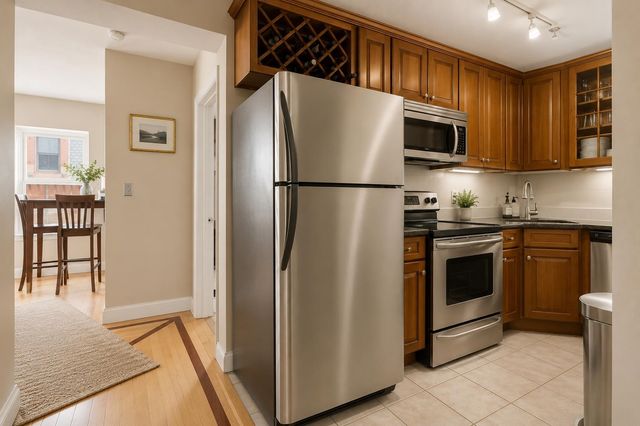 90 Fleet St Apt 5-2, Portsmouth, NH 03801