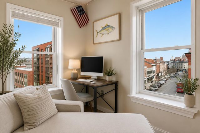 90 Fleet St Apt 5-2, Portsmouth, NH 03801