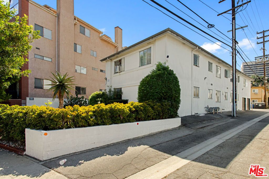 1815 Greenfield Avenue, Los Angeles, CA 90025 — photo 2