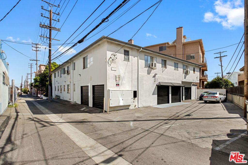 1815 Greenfield Avenue, Los Angeles, CA 90025 — photo 5