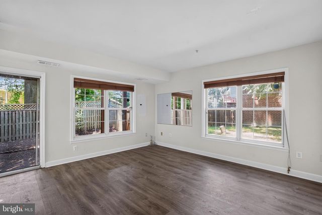 2011 ASHLEIGH WOODS CT, Rockville, MD 20851