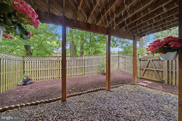 2011 ASHLEIGH WOODS CT, Rockville, MD 20851