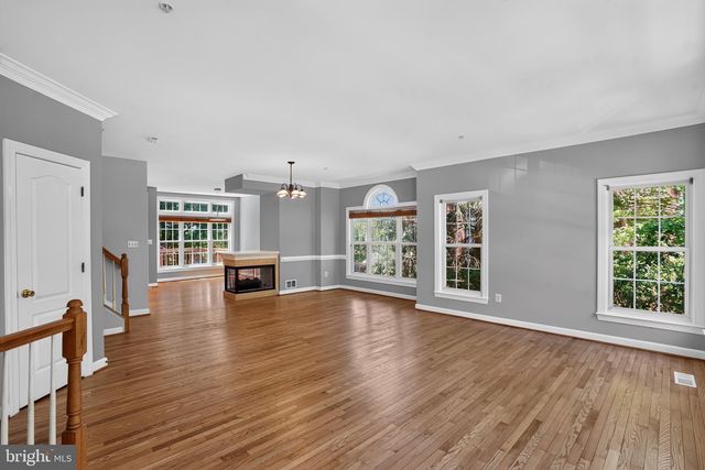 2011 ASHLEIGH WOODS CT, Rockville, MD 20851