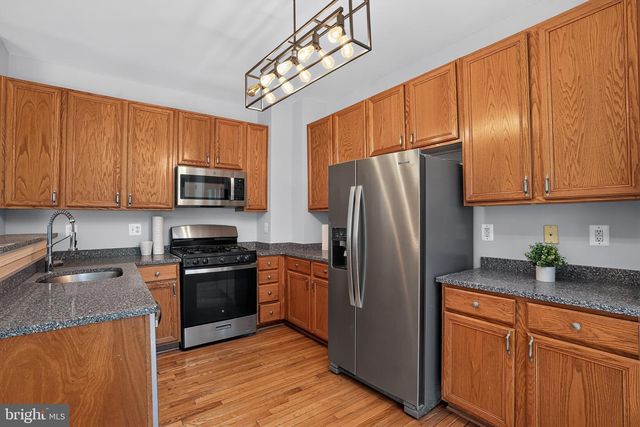 2011 ASHLEIGH WOODS CT, Rockville, MD 20851