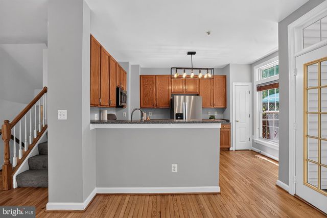 2011 ASHLEIGH WOODS CT, Rockville, MD 20851