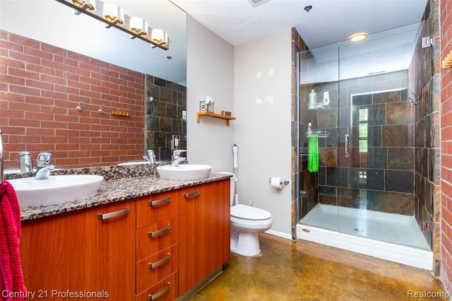 322 E Harrison Avenue 20, Royal Oak, MI 48067
