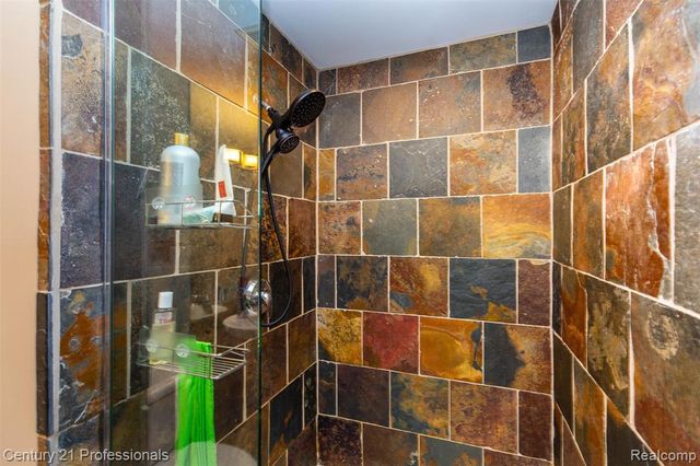 322 E Harrison Avenue 20, Royal Oak, MI 48067
