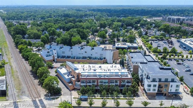 322 E Harrison Avenue 20, Royal Oak, MI 48067