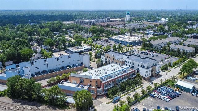 322 E Harrison Avenue 20, Royal Oak, MI 48067