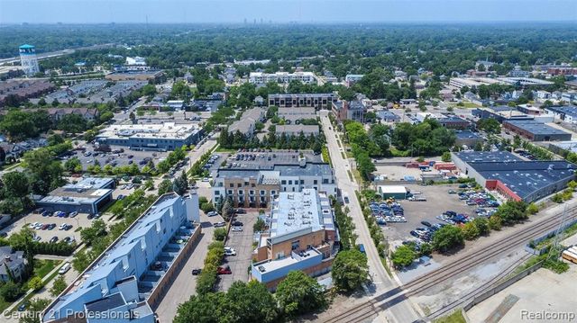 322 E Harrison Avenue 20, Royal Oak, MI 48067