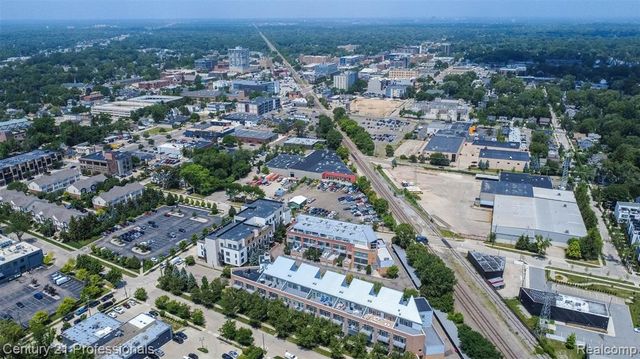 322 E Harrison Avenue 20, Royal Oak, MI 48067