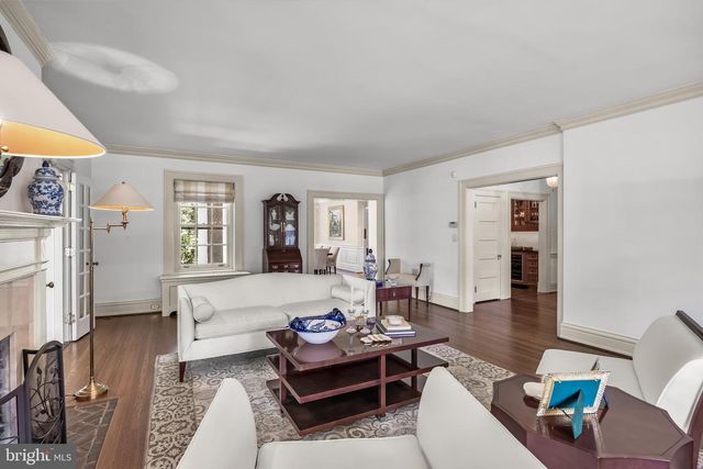 201 E OAK AVE, Moorestown, NJ 08057
