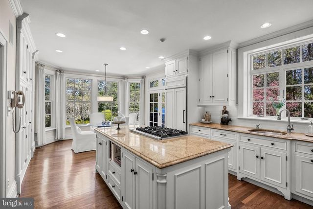 201 E OAK AVE, Moorestown, NJ 08057