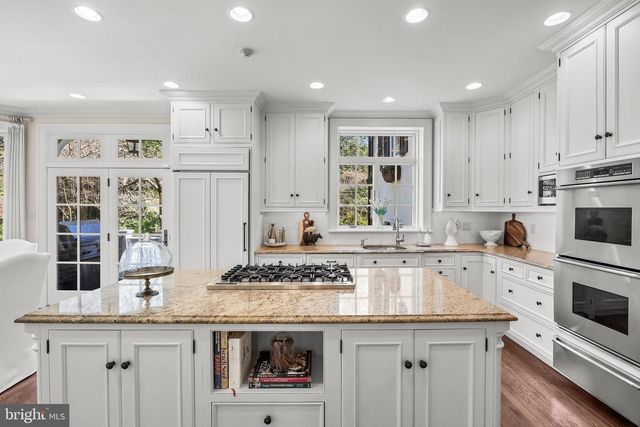 201 E OAK AVE, Moorestown, NJ 08057