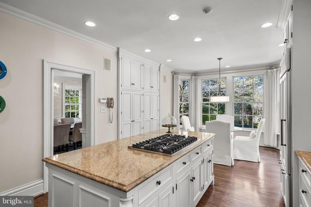 201 E OAK AVE, Moorestown, NJ 08057