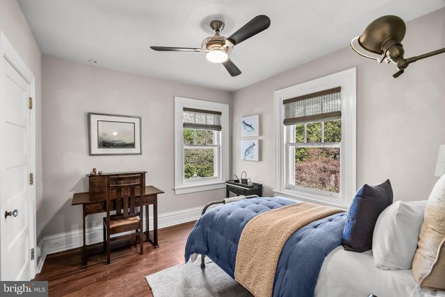 201 E OAK AVE, Moorestown, NJ 08057