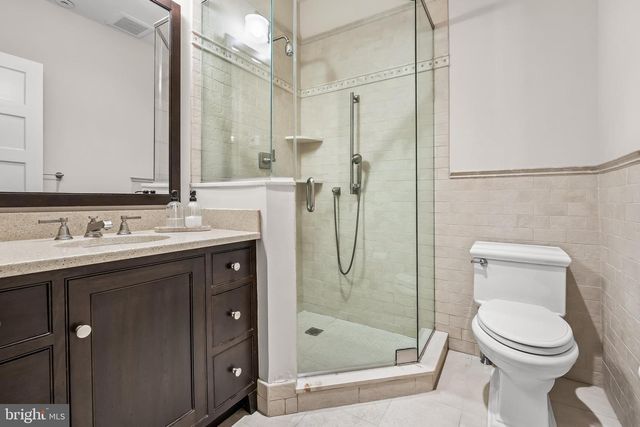 201 E OAK AVE, Moorestown, NJ 08057