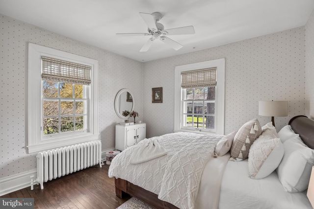 201 E OAK AVE, Moorestown, NJ 08057