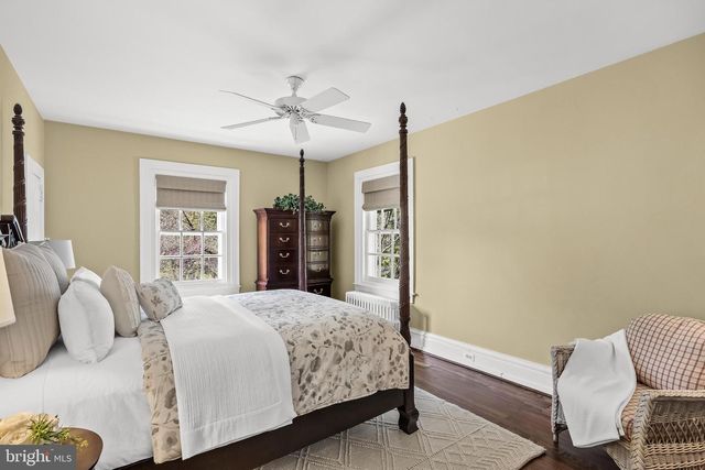 201 E OAK AVE, Moorestown, NJ 08057