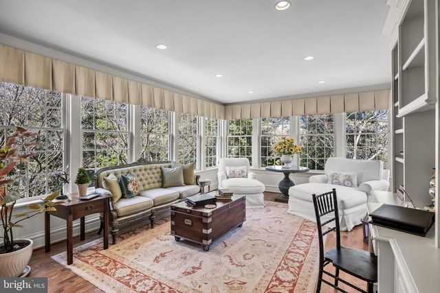 201 E OAK AVE, Moorestown, NJ 08057