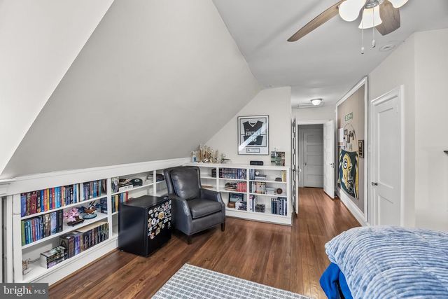 201 E OAK AVE, Moorestown, NJ 08057