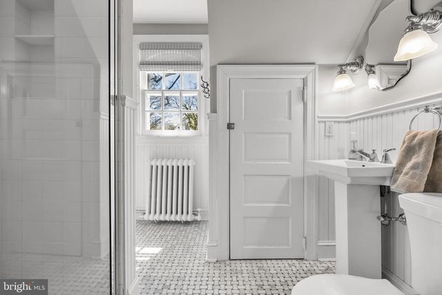 201 E OAK AVE, Moorestown, NJ 08057