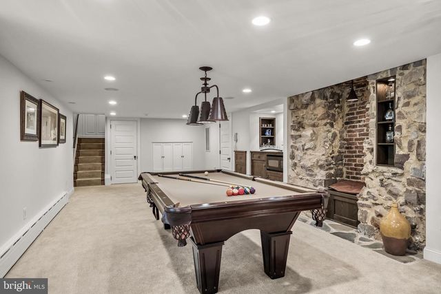 201 E OAK AVE, Moorestown, NJ 08057