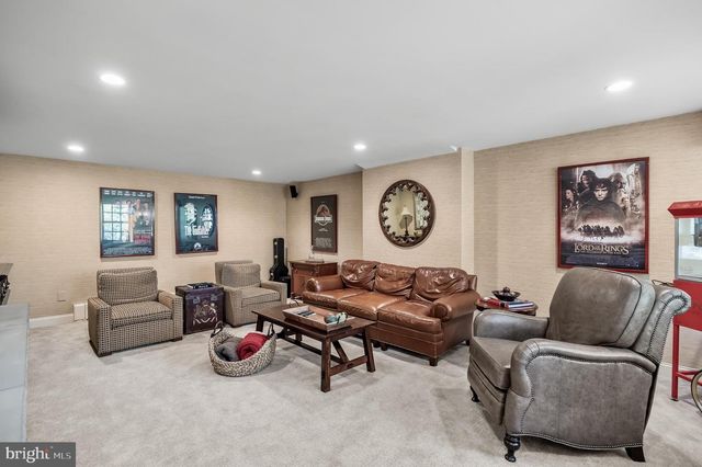 201 E OAK AVE, Moorestown, NJ 08057