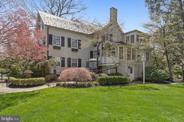 201 E OAK AVE, Moorestown, NJ 08057