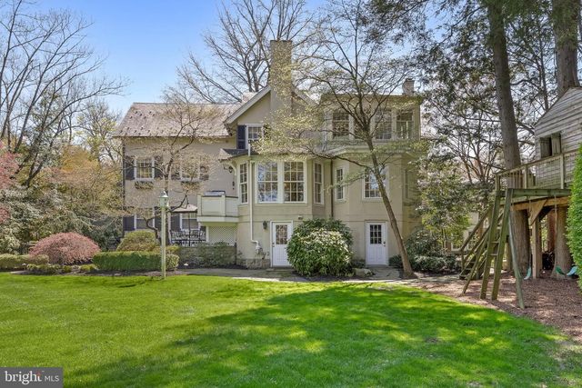 201 E OAK AVE, Moorestown, NJ 08057