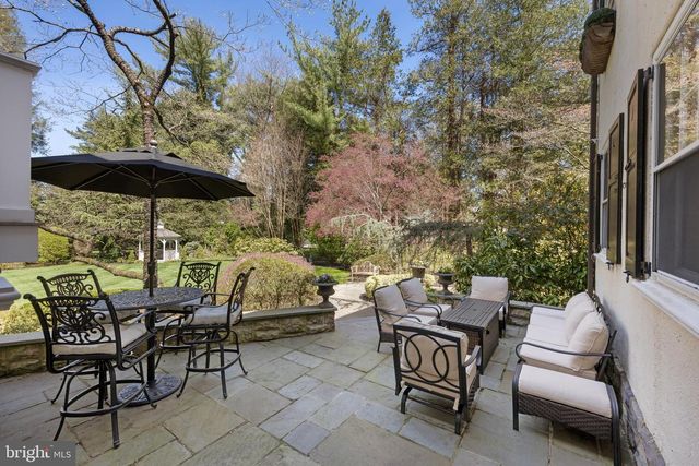 201 E OAK AVE, Moorestown, NJ 08057