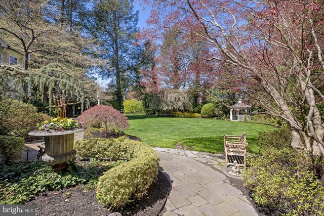 201 E OAK AVE, Moorestown, NJ 08057