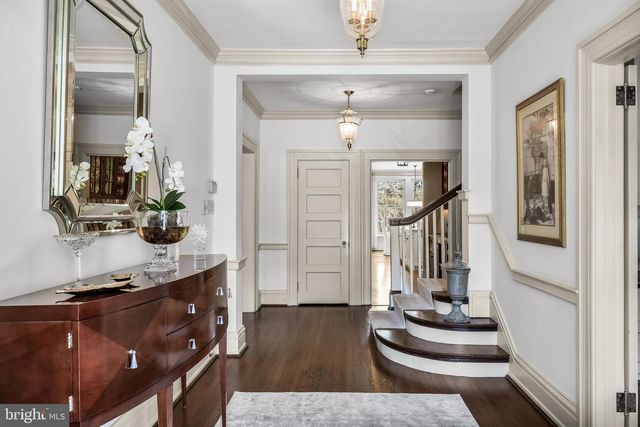 201 E OAK AVE, Moorestown, NJ 08057
