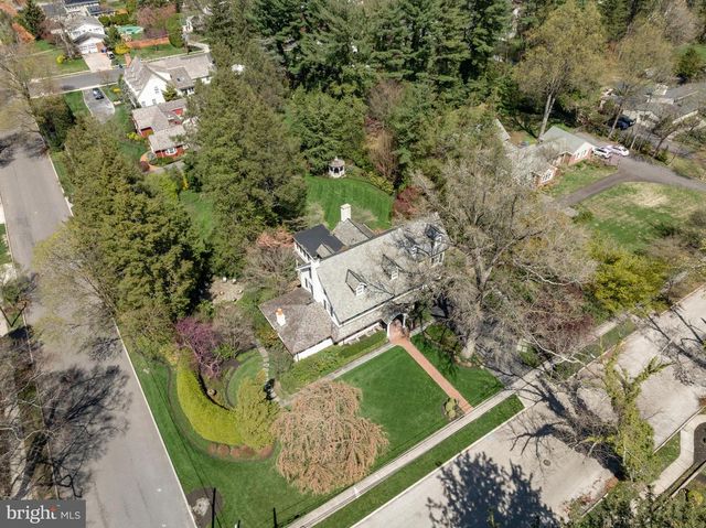 201 E OAK AVE, Moorestown, NJ 08057