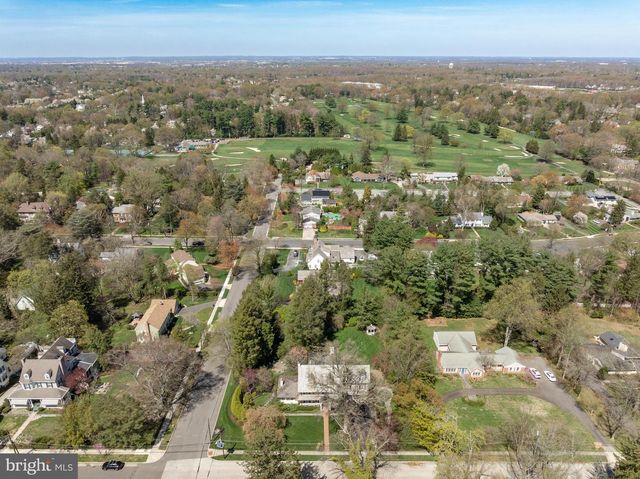 201 E OAK AVE, Moorestown, NJ 08057
