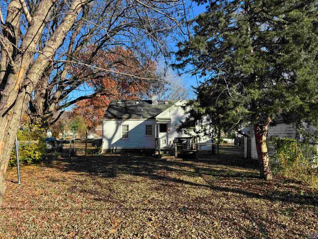 1621 SW Wayne AVE, Topeka, KS 66604